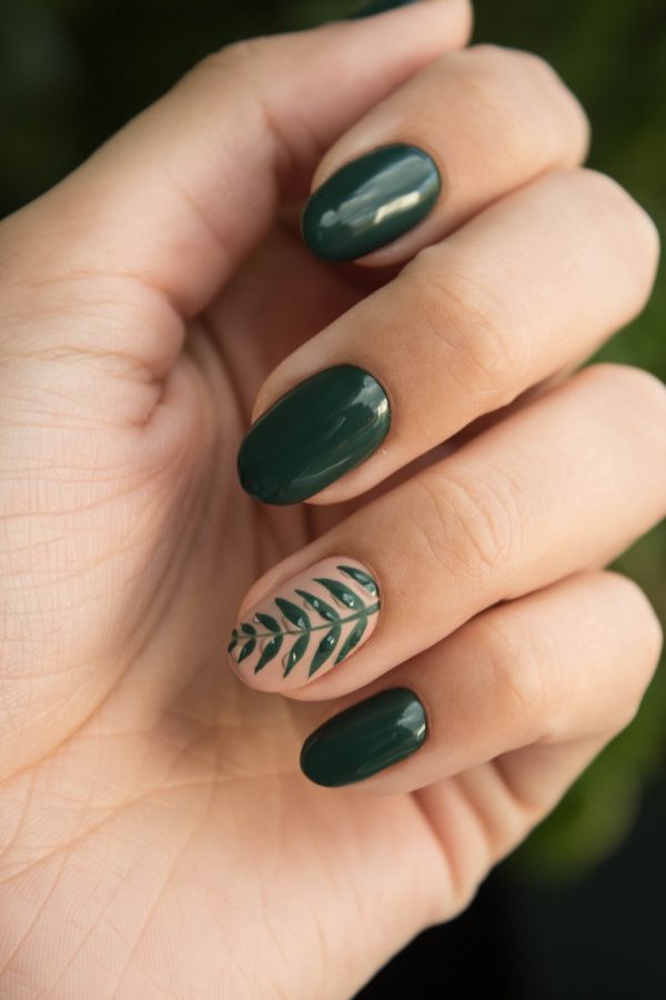 Almond acrylic set in deep green with leaf art