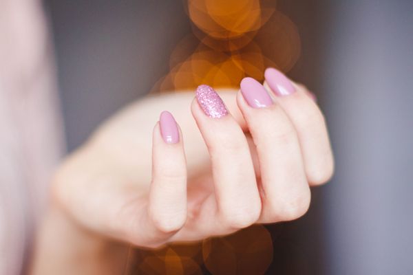 Soft pink almond set with a glossy finish